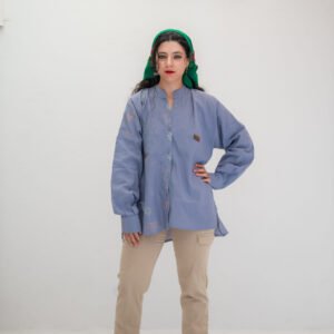 chemise lin bleu brodée en motif amazighe